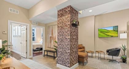 Near Convention Center | King Beds | Free Parking