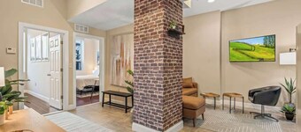 Near Convention Center | King Beds | Free Parking