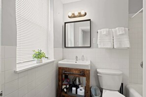 Dusche, Haartrockner, Shampoo
