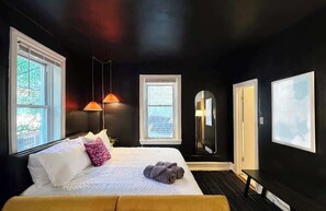 Iron/ironing board, travel cot, WiFi, bed sheets - Pride Weekend | King Bed | Full Kitchen | Stylish (Philadelphia)