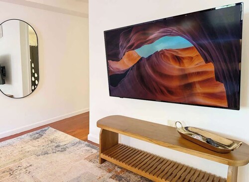FIFA Walkable King Bed Dining Area Loft