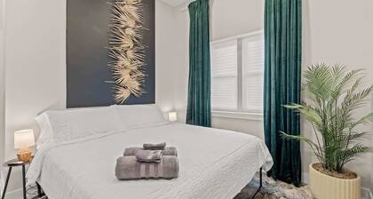 Private | King Bed | Free Parking | High Ceilings