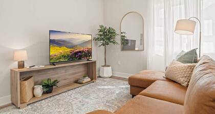 82 WalkScore | Free Parking | King Bd | Built 2023