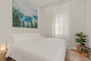 1 habitación, tabla de planchar con plancha, wifi y ropa de cama 