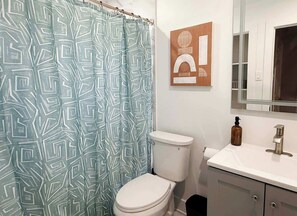 Bathroom - Walk Score 85 | Kings Beds | Free Parking | Modern (Conshohocken)