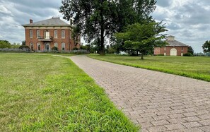 Property grounds - Rising Hall B&B (Coatesville)