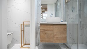 Shower, hair dryer, bidet, towels - Italianway Comfort - Rosolino Pilo 8 (Milan)