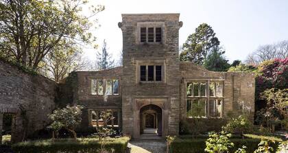 Camellia Manor - Twelve Bedroom Villa, Sleeps 24