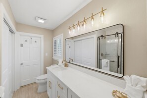 Hair dryer, towels - Waterfront Home with Pool in Indian Rocks Beach (Indian Rocks Beach)
