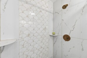 Hair dryer, towels - Waterfront Home with Pool in Indian Rocks Beach (Indian Rocks Beach)