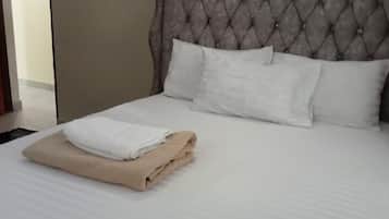 Deluxe Double Room | WiFi (free), bed sheets