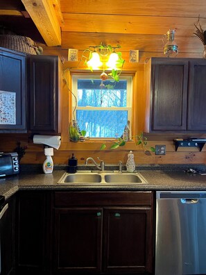 Private kitchen - Private Rustic Cabin Near Smuggs • Cozy, Quiet, Pet Friendly (Waterville)