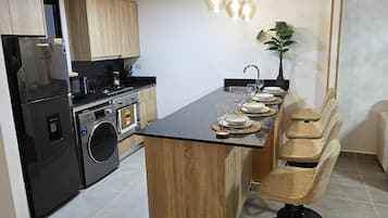 Apartment, 2 Bedrooms, Accessible, Smoking | Private kitchen