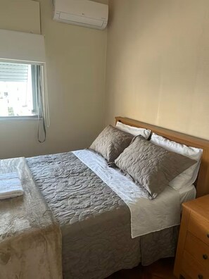 3 bedrooms, iron/ironing board, WiFi, bed sheets - Apartment between Copacabana Beach and the subway. (Rio de Janeiro)