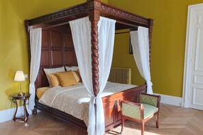 6 bedrooms, iron/ironing board, bed sheets - Chateau Charles-Henri (Soreze)