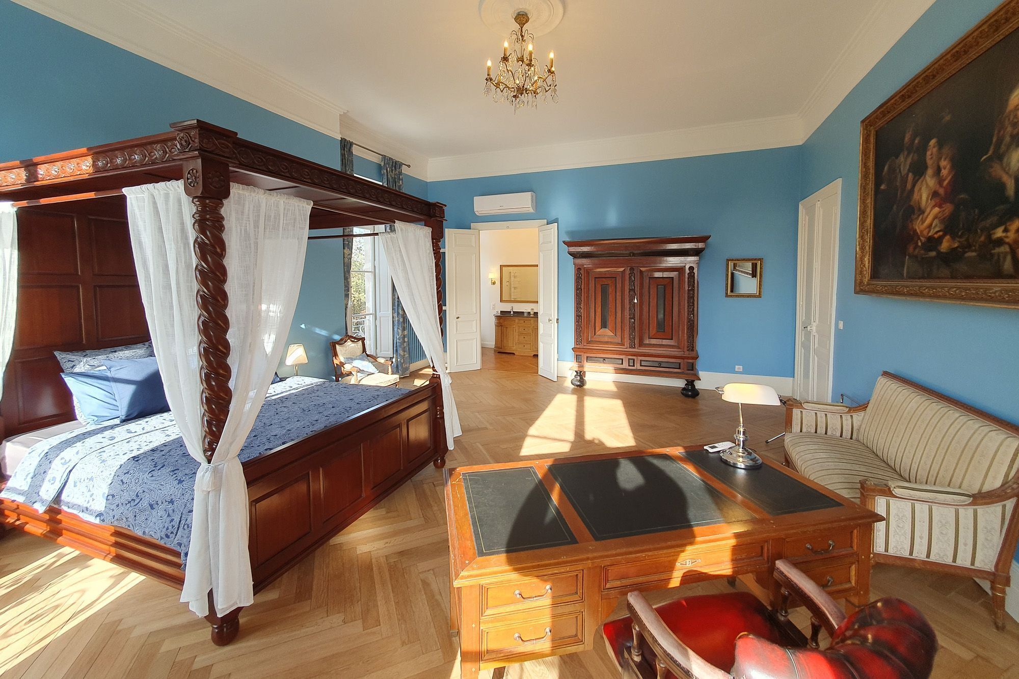 6 bedrooms, iron/ironing board, bed sheets