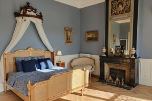 6 chambres, fer et planche à repasser, accès Internet, draps fournis