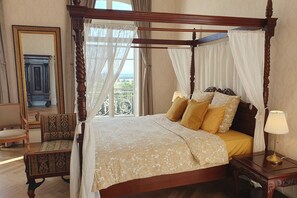 6 bedrooms, iron/ironing board, bed sheets - Chateau Charles-Henri (Soreze)