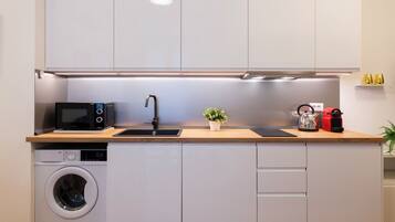 Comfort Apartment, Balcony | Private kitchen