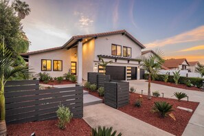 Exterior - Coastal Encinitas Oasis: Arcade, Pool, Spa, Putting Green, Minutes To Beach! (Encinitas)