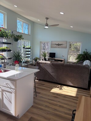 Interior - Perfect Tiny House located in the Owen-Putnam State Forrest (Poland)