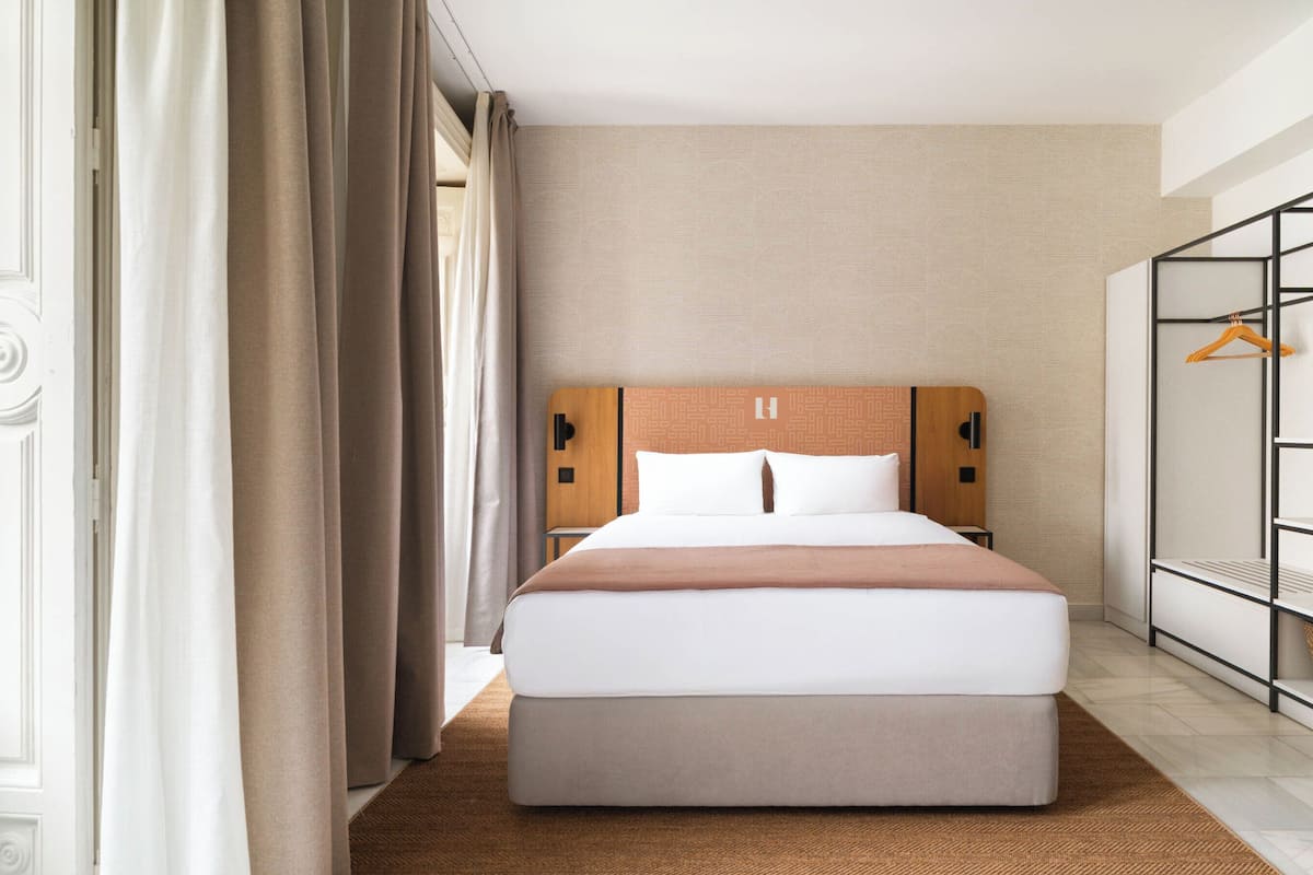 Studio with Sofa Bed