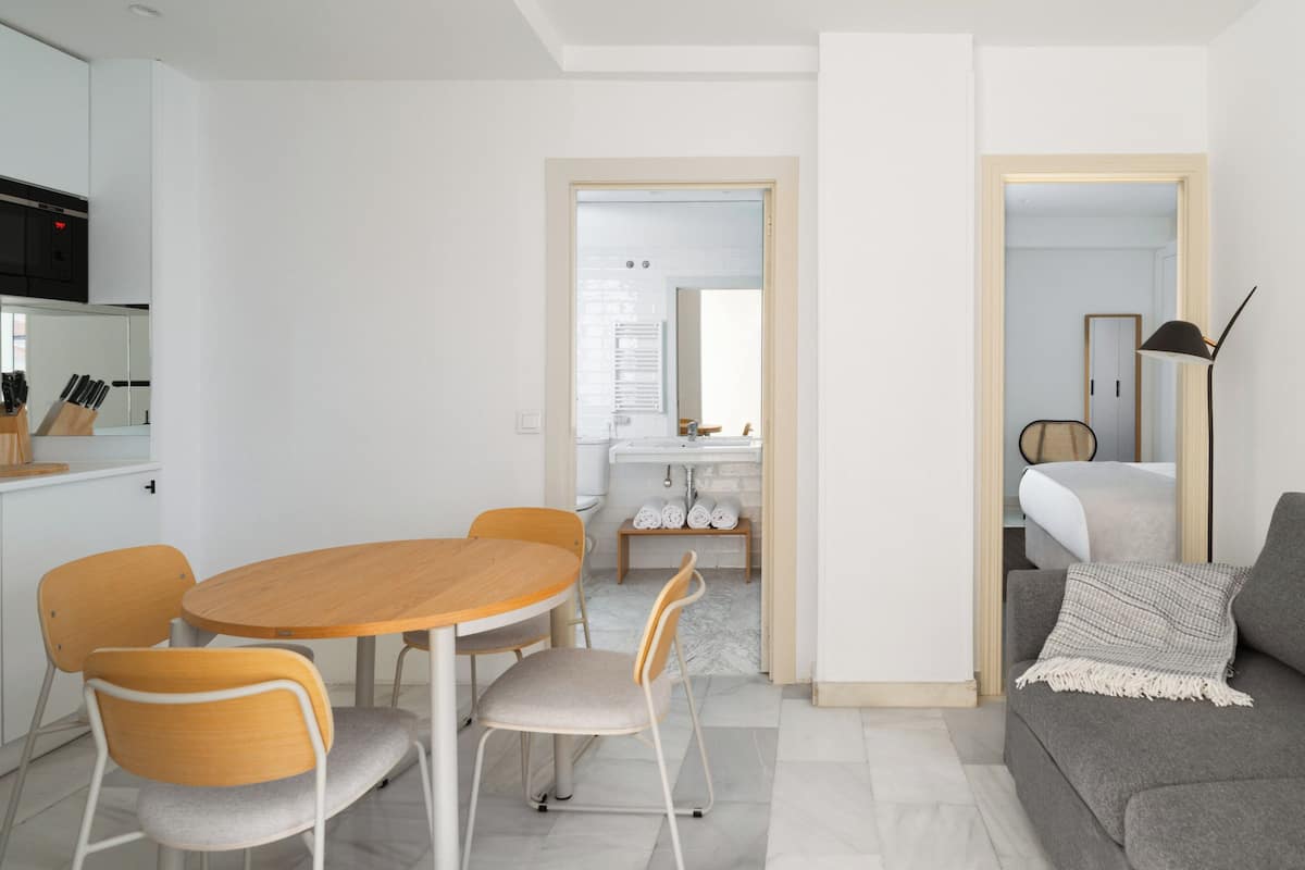 Two Bedroom Apt Wheelchair accessible | Woonruimte