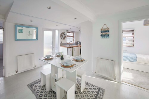 Host & Stay | Aurora Shore