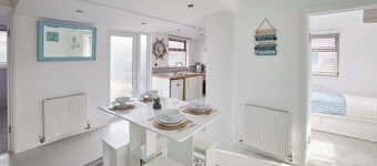 Host & Stay | Aurora Shore