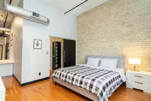2 chambres, fer et planche à repasser, accès au Wi-Fi (inclus)
