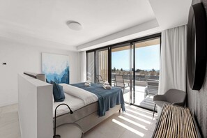 WiFi, bed sheets - Evergreen 26, 4 bedroom apartment, families only. (Las Lagunas de Mijas)