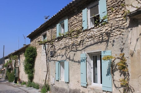 Detalhe da fachada. La Maison de Vaison