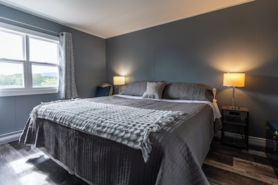 Cozy bungalow and peaceful retreat in the heart of the scenic Annapolis Valley!