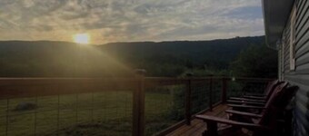 Cozy bungalow and peaceful retreat in the heart of the scenic Annapolis Valley!