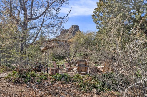 Dog-Friendly Retreat Near Thumb Butte