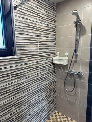 Shower, hair dryer, towels, soap - Cosy house "La Petite Cigogne" in Baie de Somme. (Boismont)