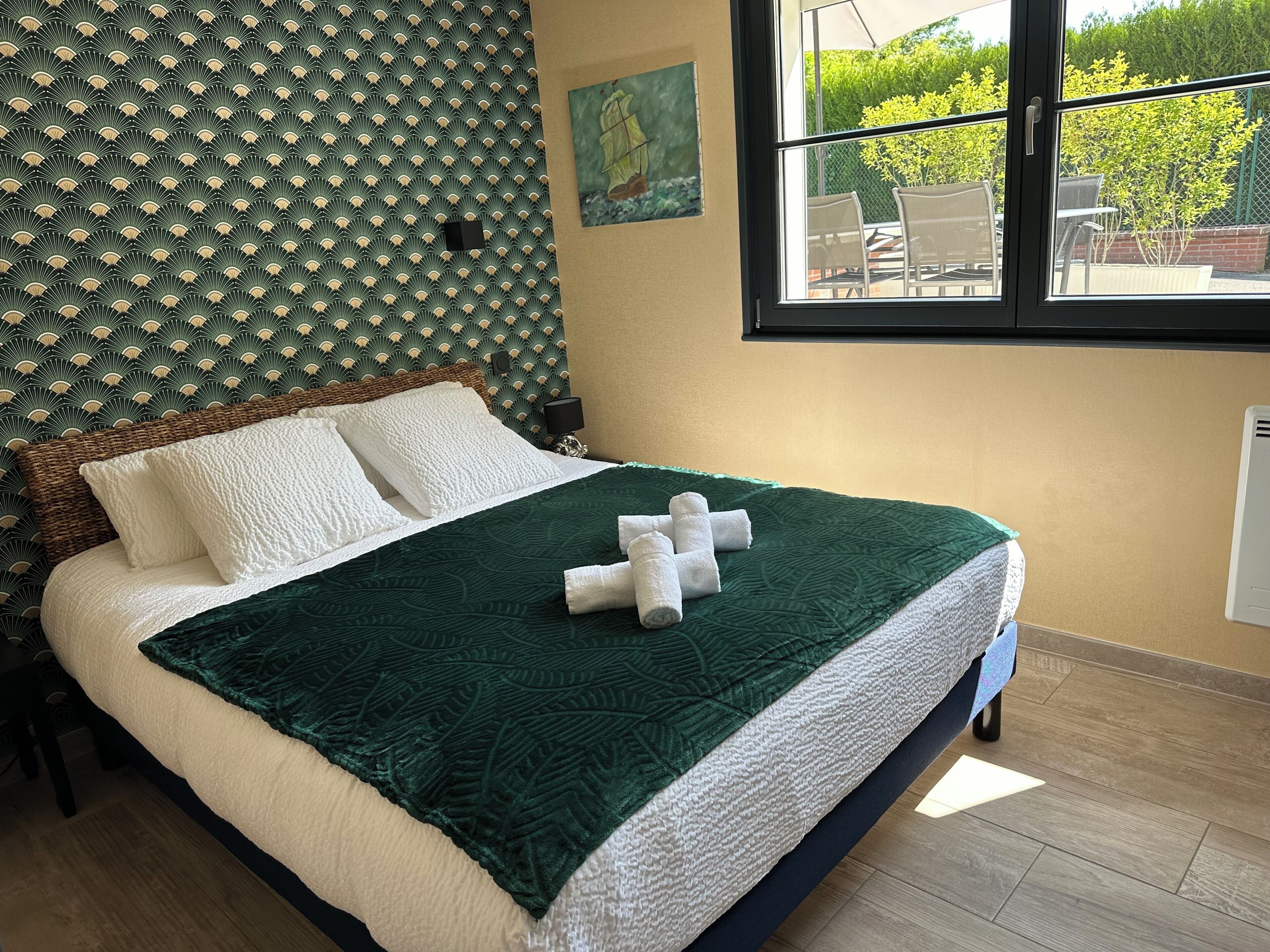 1 chambre, fer et planche à repasser, Wi-Fi, literie fournie