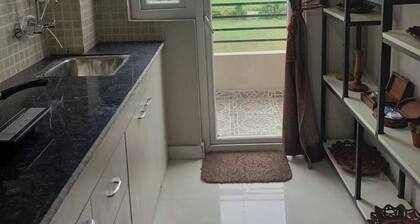 Peaceful 1-bedroom apartment with AC in vibrant Rishikesh