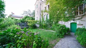 Enceinte de lâhĂ©bergement