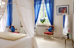 9 slaapkamers, een strijkplank/strijkijzer, wifi, beddengoed
