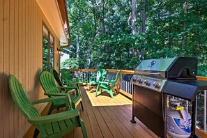 Property grounds - Asheville's Ultimate Retreat | Hot Tub & Gas Grill (Arden)