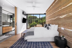 4 bedrooms, in-room safe, iron/ironing board, free WiFi - Tarentaal Kloof Villa in Higgovale. (Cape Town)