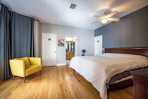 2 bedrooms, iron/ironing board, Internet, bed sheets - Delaney Park Home Cozy Comfort Steps from Downtown (Orlando)