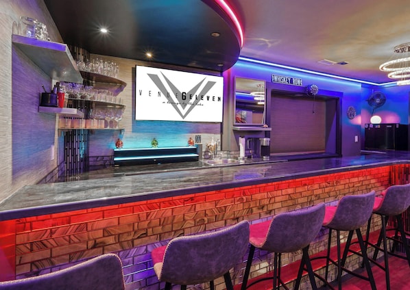 Bar (on property) - Event Lounge with Pool Table and Arcade (Lake Geneva)
