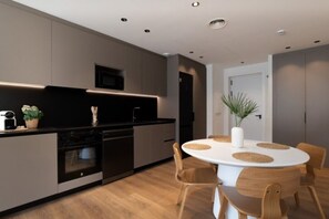 Private kitchen - Signature Apartment, Pool Entrance King bed (Sitges)