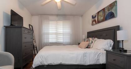 Serene 1-bedroom condo near charming uptown Charlotte
