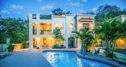 Spacious 3BR 3BA Home Private Pool Walk to Beach