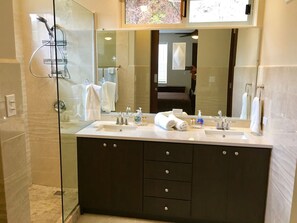 Shower, towels - Spacious 5BR 4.5BA Home Private Pool Walk to Beach (Rincon)