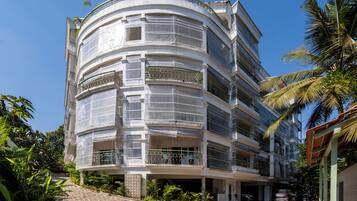 Apartment, 2 Bedrooms, Kitchen | Exterior