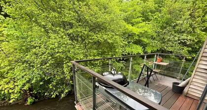 Modern apartment, balcony over Grejs Ă
, 5 min to Vejle center, free parking